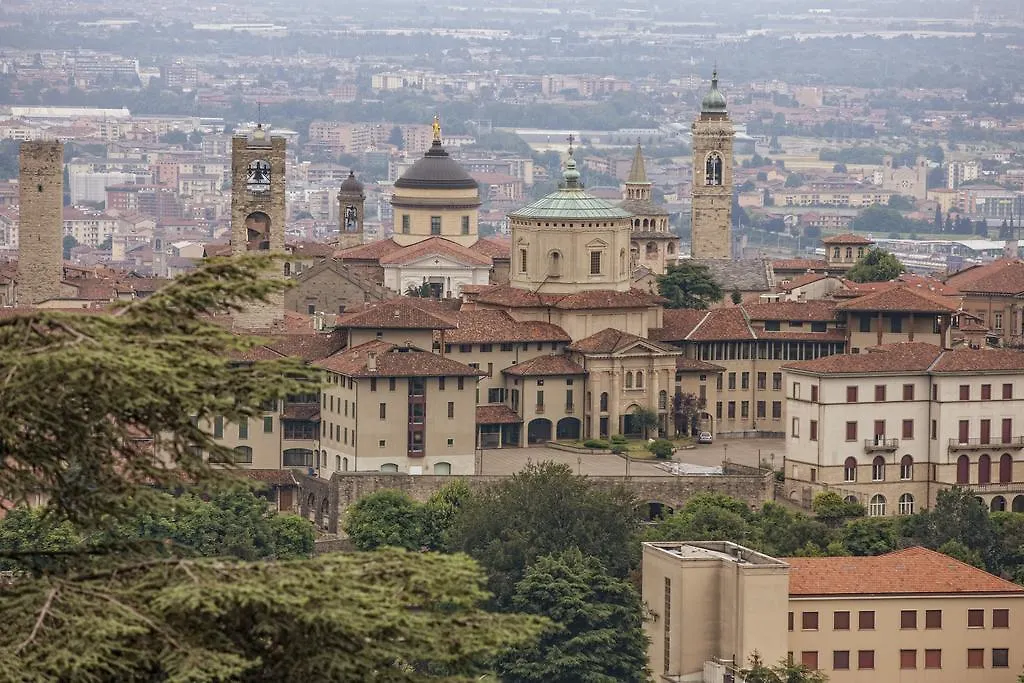 Relais San Lorenzo Bergamo 5*,  Italy
